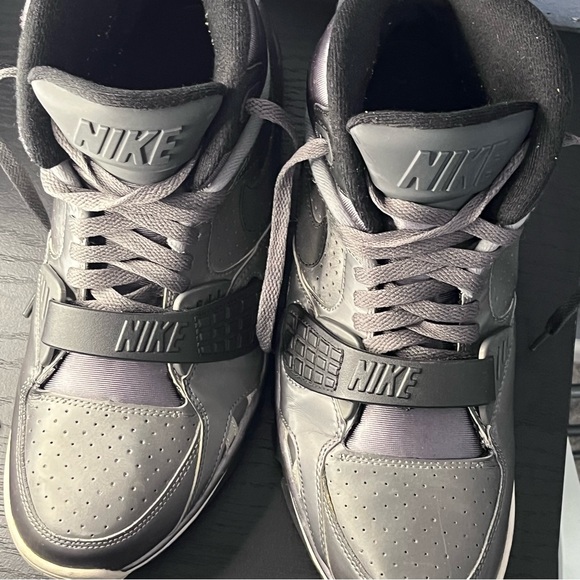 Nike - Picture 3 of 4